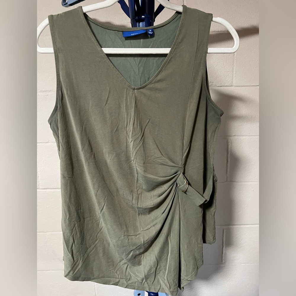 Women’s Apt. 9 Tank Top - Medium